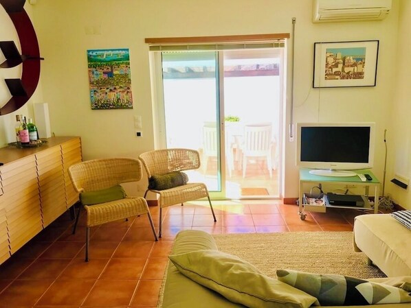 Sala de estar com vista terraço