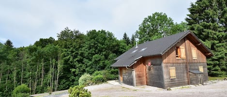 Außenseite Ferienhaus [Sommer]