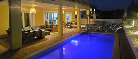 Casa Playa: Night-time paradise