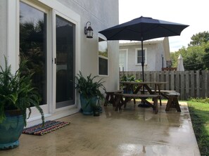 Outdoor dining