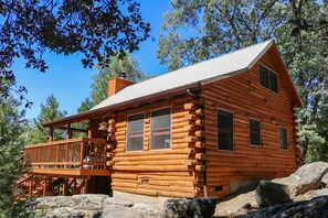 Timbered Pines - An authentic Log Cabin in 