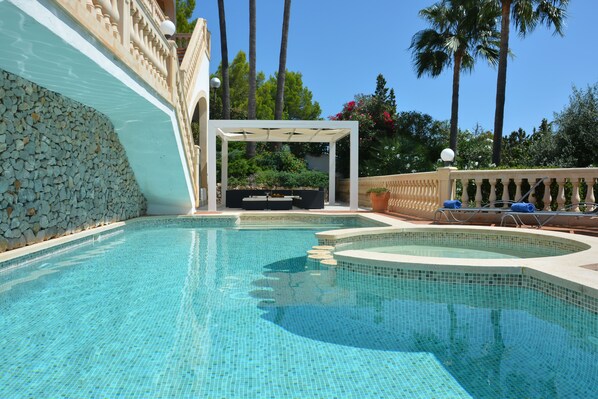Wonderful swimming pool with salt transparent water