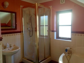 Exclusive Guest Bathroom 