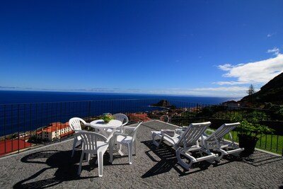 Casa das Escaleiras, Stunning view of the sea, WiFi