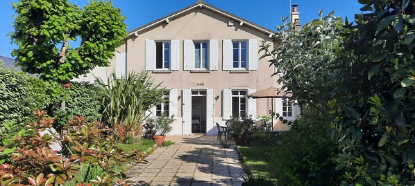 La Maison et son jardin