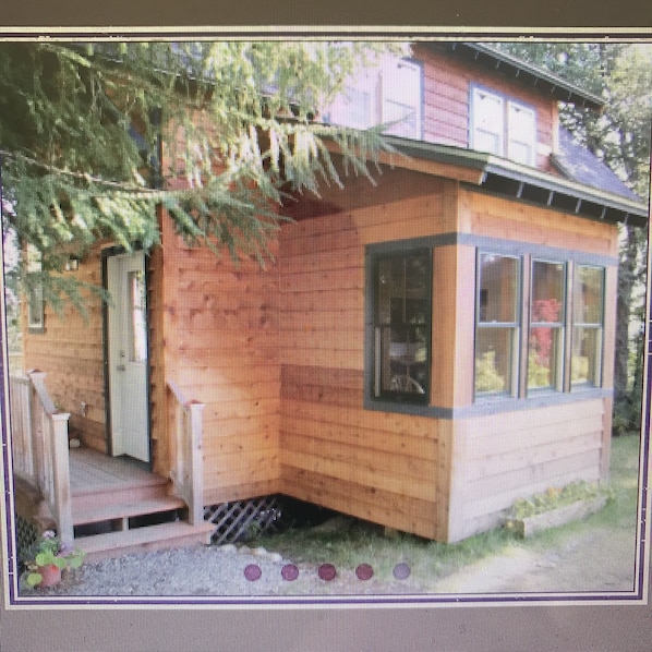 private entrance to the Birchcrest Cabin