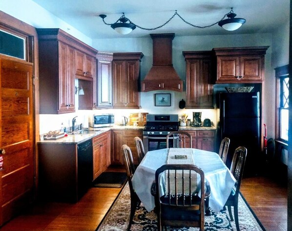 Kitchen for 6 