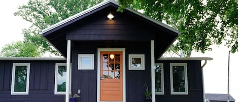 Front of Cottage. Welcome!
