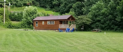 Lazy daze Cozy Cabin