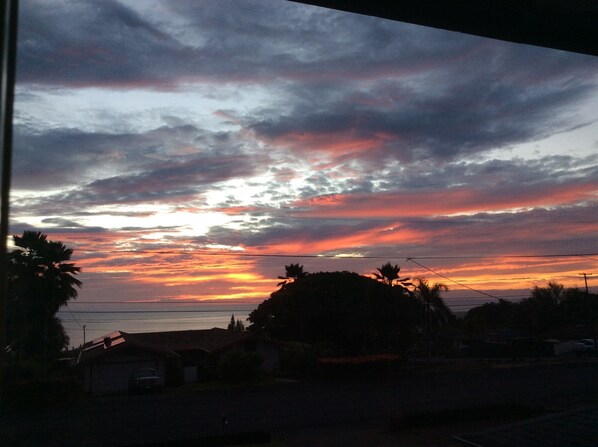 More Kona Sunset views...each day is different and never gets old