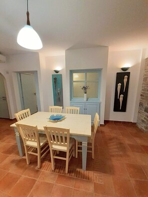Kitchen / Dinette