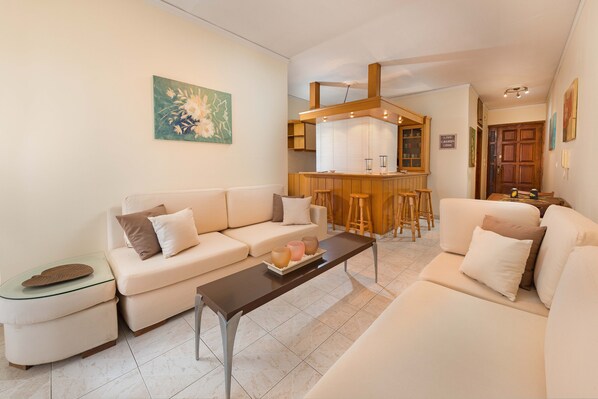Open plan kitchen area and living room