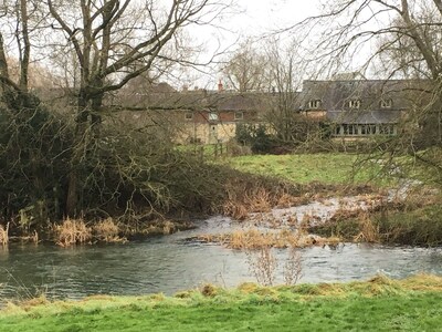 A charming cottage on the Lower Mill private nature reserve in The Cotswolds