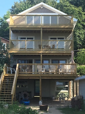Rear view of Sandango’s 4 floors and 3 decks