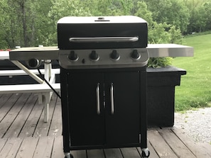 Propane grill/propane is provided.