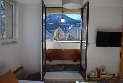 Nice T3 apartment, renovated, with balcony and mountain views 