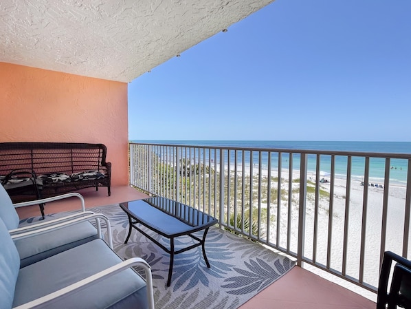 Beautiful beachfront, Direct Gulf of Mexico views in this great 3BR, 2 Bath.