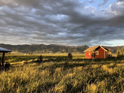  Ross Creek Cabin #3 Spectacular Mountain Views  