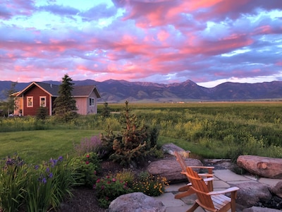  Ross Creek Cabin #3 Spectacular Mountain Views  