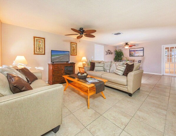 Sunset Villa is roomy enough for six people to enjoy