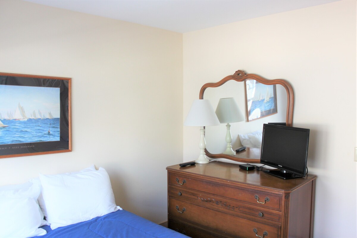 Stay just steps away from a beautiful private beach in Old Lyme!