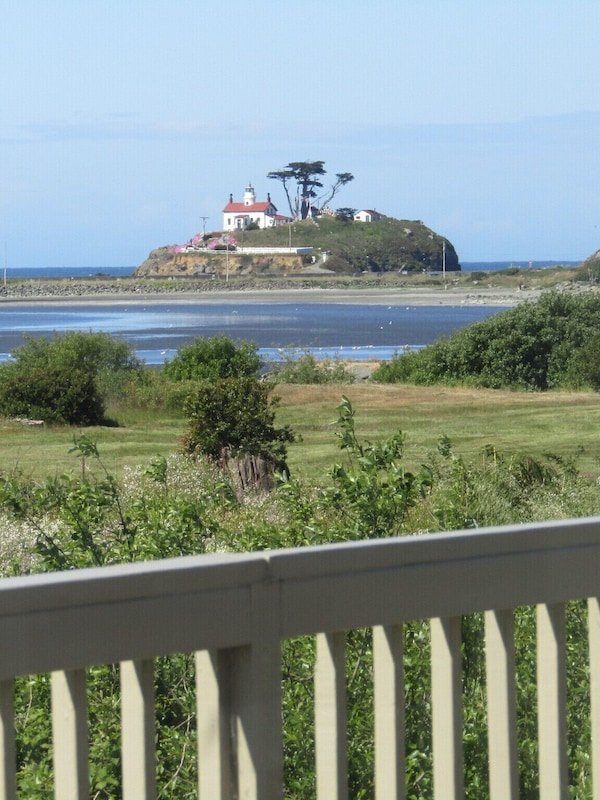 The lighhouse from the deck