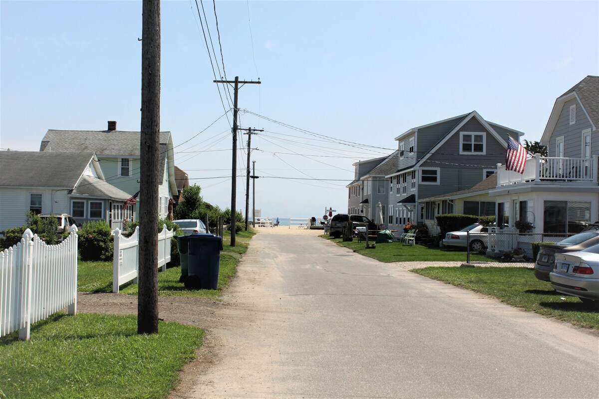 Stay just steps away from a beautiful private beach in Old Lyme!