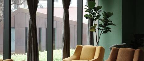 Sala de estar en el lobby