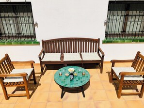 The back terrace is south oriented, so it's sunny the whole day in summer.