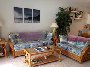 Family room overlooking the beach