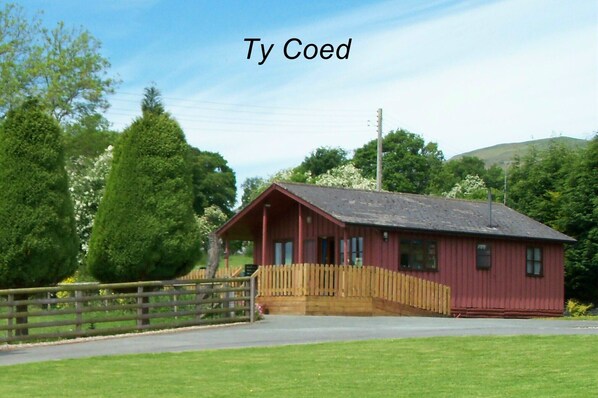 4 star Timber Chalet in the beautiful Tanat Valley near  Lake Vyrnwy, Wales