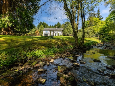 Familienfreundliches, renoviertes, freistehendes Landhaus auf dem Schlossgelände