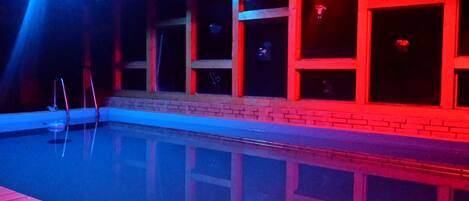 Der Pool bei Nacht