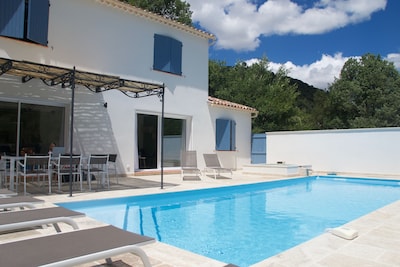 New villa with private pool, 10 persons 