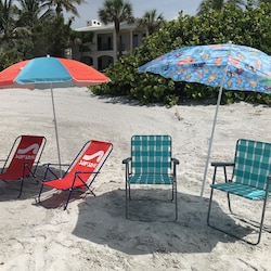 4 beach chairs available to use (umbrellas not included)