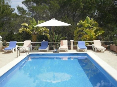 Santa Eulalia Del Rio: chalet - IbizaHouse with character with pool and bbq place and magic seaview