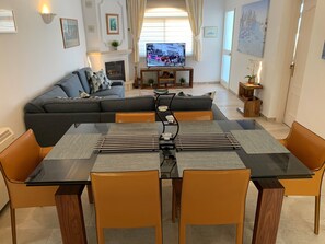Dining room and lounge