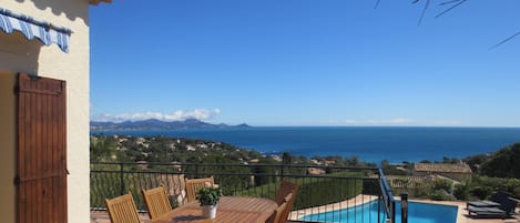 panoramique view and heated 11 m pool