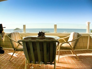 Front Deck Features 180 Degree View Unobstructed View of the Blue Pacific!