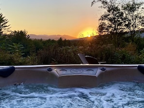 Hot Tub with magnificent views