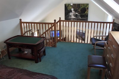 Pine Lodge - Modern, luxurious, and ideally situated cottage.