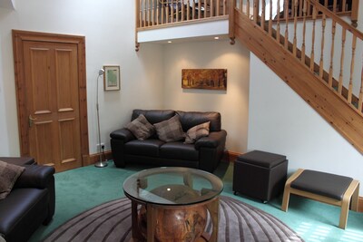 Pine Lodge - Modern, luxurious, and ideally situated cottage.