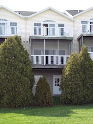 3 balconies overlooking lake