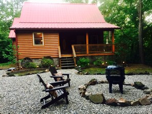 Come enjoy the luxury cabin lifestyle. 