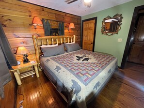 The King bed in the Green Room faces mount LeConte.
