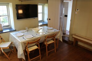 42in Flat Screen TV with Sky TV & DVD