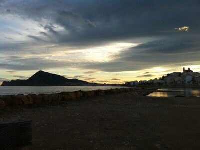 Central house in Altea on the seafront, with wifi and air conditioning.