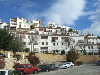 Central house in Altea on the seafront, with wifi and air conditioning.