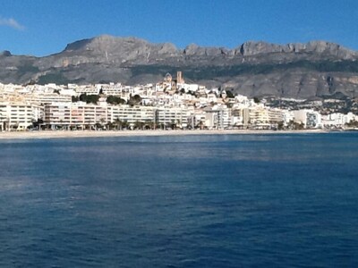 Central house in Altea on the seafront, with wifi and air conditioning.