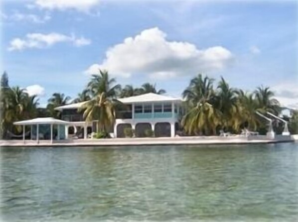 Tropical Casa Verde
